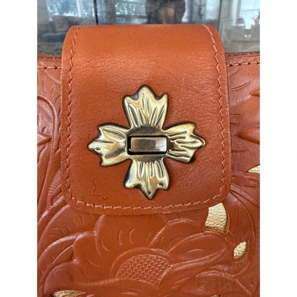 Patricia Nash Tan Tooled Leather Floral Handbag Gold Underlay Cross Turn-Lock